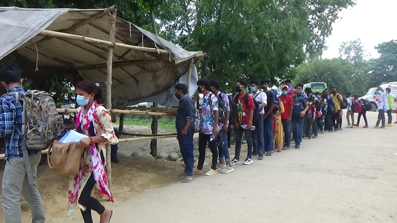 भारत जानेको लर्को