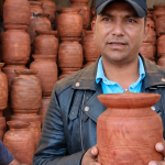 विदेशी भूमिमा हण्डर खाएपछि स्वदेशमै ‘ठेकी’ उद्योग: कृष्ण बहादुरको सफल उद्यमी यात्रा