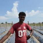 चार बिघा जमिन आँखैअगाडि कोशीमा हरायो, तर हिम्मत हारेनन् राकेश; अहिले भाडाको खेतमा तरकारी फलाउँदैछन्